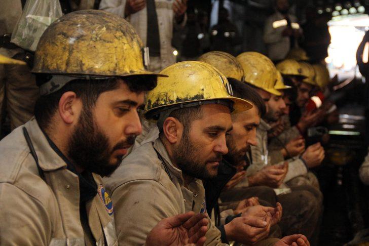 Zonguldak'ta madenciler patlamada hayatını kaybeden işçiler için dua etti G4