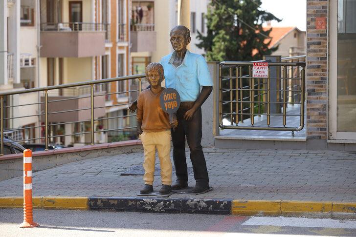 Keşanlı Şadan Amca'nın trafikteki duyarlılığı heykelle ölümsüzleştirildi G2