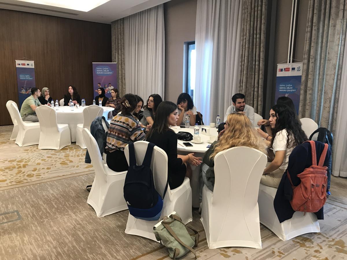 Antalya'da Dijital &Ccedil;ağda Sosyal Ağlar Hukuku &Ccedil;alıştayı d&uuml;zenlendi