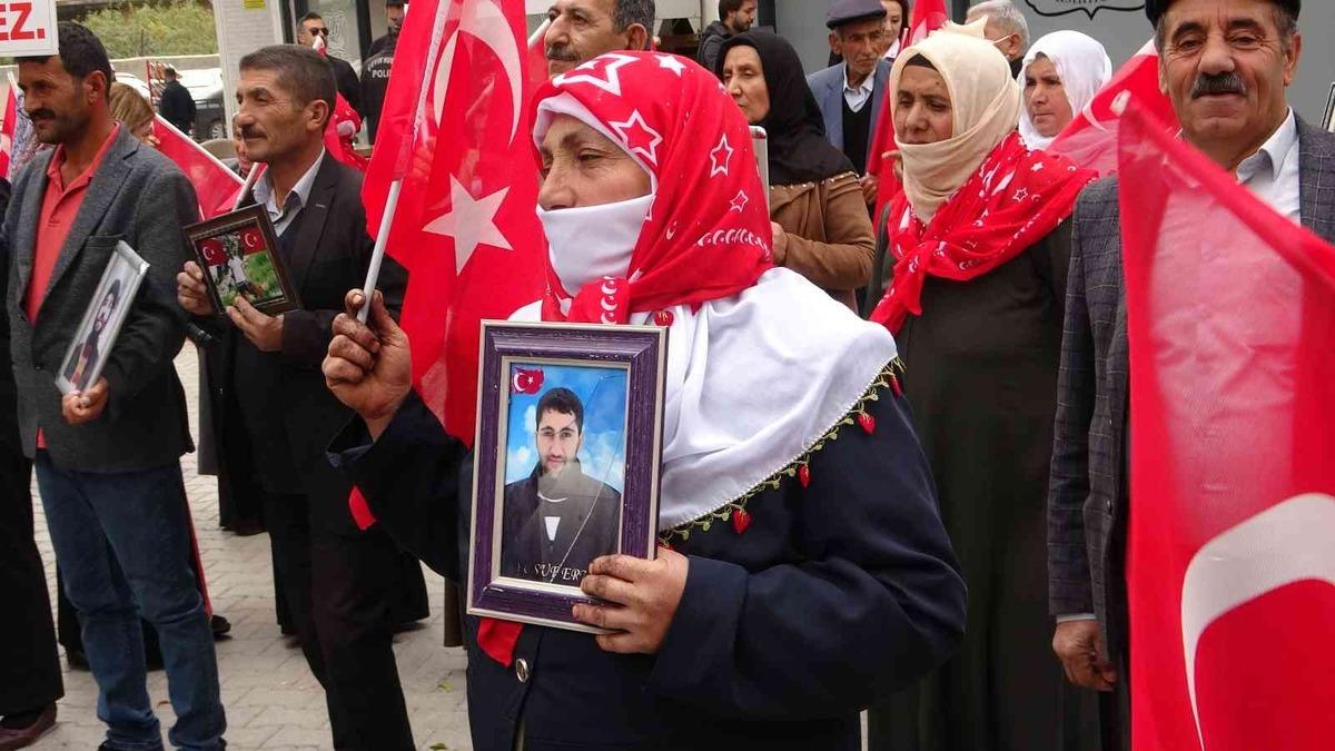 Vanlı ailelerin evlat n&ouml;beti devam ediyor