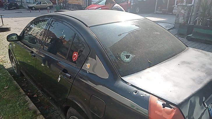 Kocaeli'de 2 iş yeri ile otomobil kurşunlandı G3