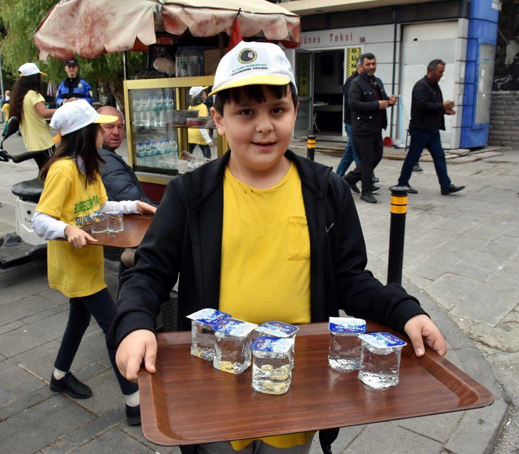 Kırıkkale'de ilkokul öğrencileri "Su İçme Alışkanlığı Kazandırma Etkinliği" düzenledi G2