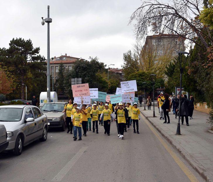 Kırıkkale'de ilkokul öğrencileri "Su İçme Alışkanlığı Kazandırma Etkinliği" düzenledi G4