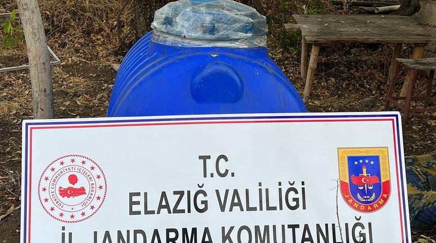 Elazığ'da üzüm bağında 1 ton kaçak şarap ele geçirildi