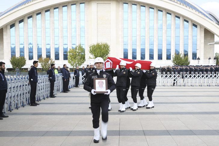 Şehit polis memuru Hızır Bekir Baybörü son yolculuğuna uğurlandı G1