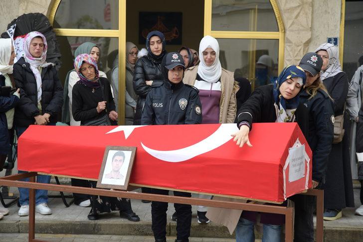 Amasya'daki otobüs kazasında ölen bekçinin cenazesi Giresun'da defnedildi G2