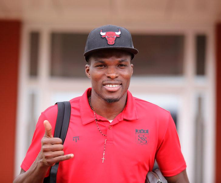 Sivasspor kafilesi Trabzon'a gitti G4