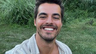 Gönül Dağı'nın Taner'i Berk Atan'ın yeni aşkı da ünlü oyuncu çıktı! Bikinili pozları şaşı etti