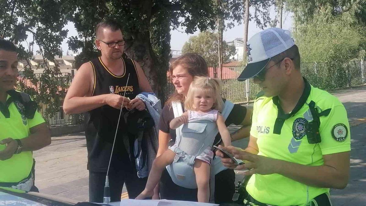 Trafikte kural tanımaz turistler cezadan ka&ccedil;amadı