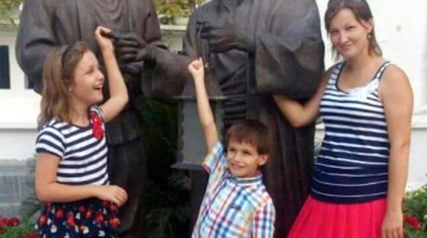 Eş kurbanı anne ve &ccedil;ocukların cenazeleri Rusya'ya g&ouml;nderilecek