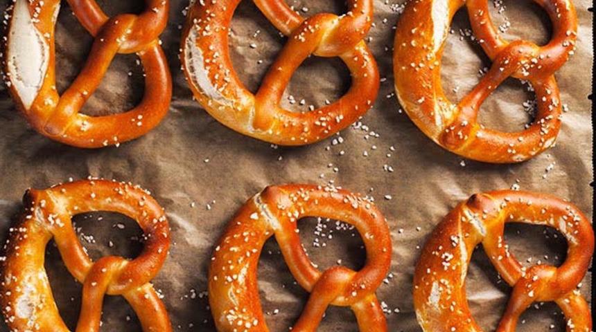 PRETZEL TARİFİ: MasterChef Pretzel nasıl yapılır? Alman simidi Brezel (Pretzel)’in yapılışı