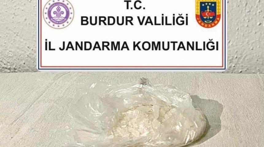 Uyuşturucuyu  satamadan jandarmaya yakalandı