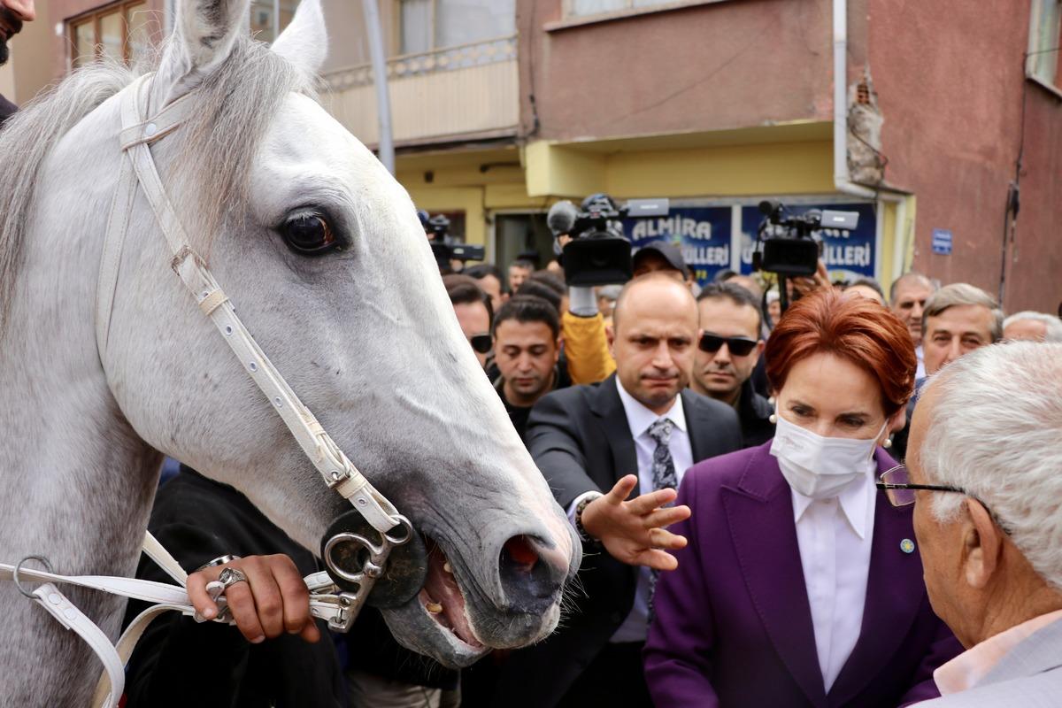 İYİ Parti Genel Başkanı Akşener, "Mustafa Canlı Bilim ve Sanat Merkezi"nin a&ccedil;ılışına katıldı: