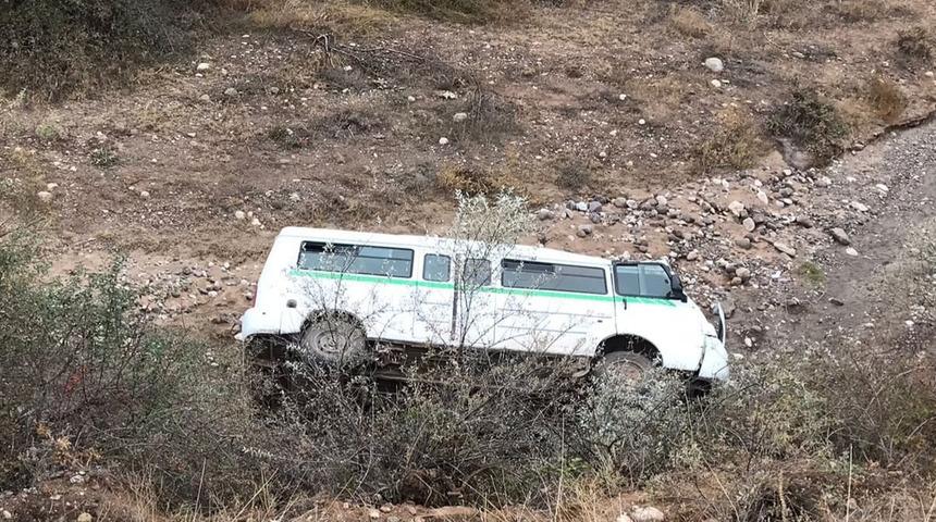 Öğrenci servisi devrildi! Yürekler ağza geldi: Çok sayıda çocuk yaralandı
