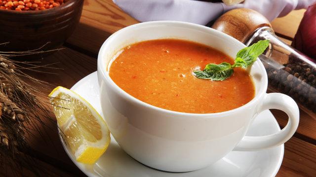 Mükemmel çorba yapmak için şeflerin bilmenizi istemediği sırları