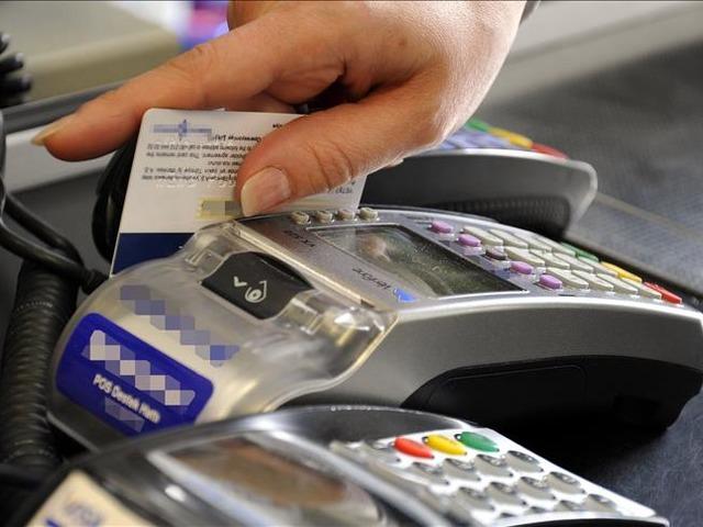 Mayıs ayında kartla &ouml;demeler y&uuml;zde 32 artarak 2,6 trilyon TL oldu
