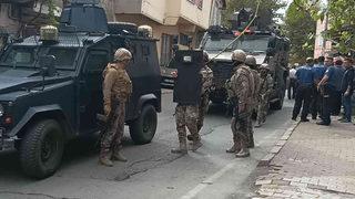 Gasp ve darp ihbarından sonra aranan şüpheliler polislere ateş açtı! Bölgeye özel harekât sevk edildi; Vali'den açıklama geldi