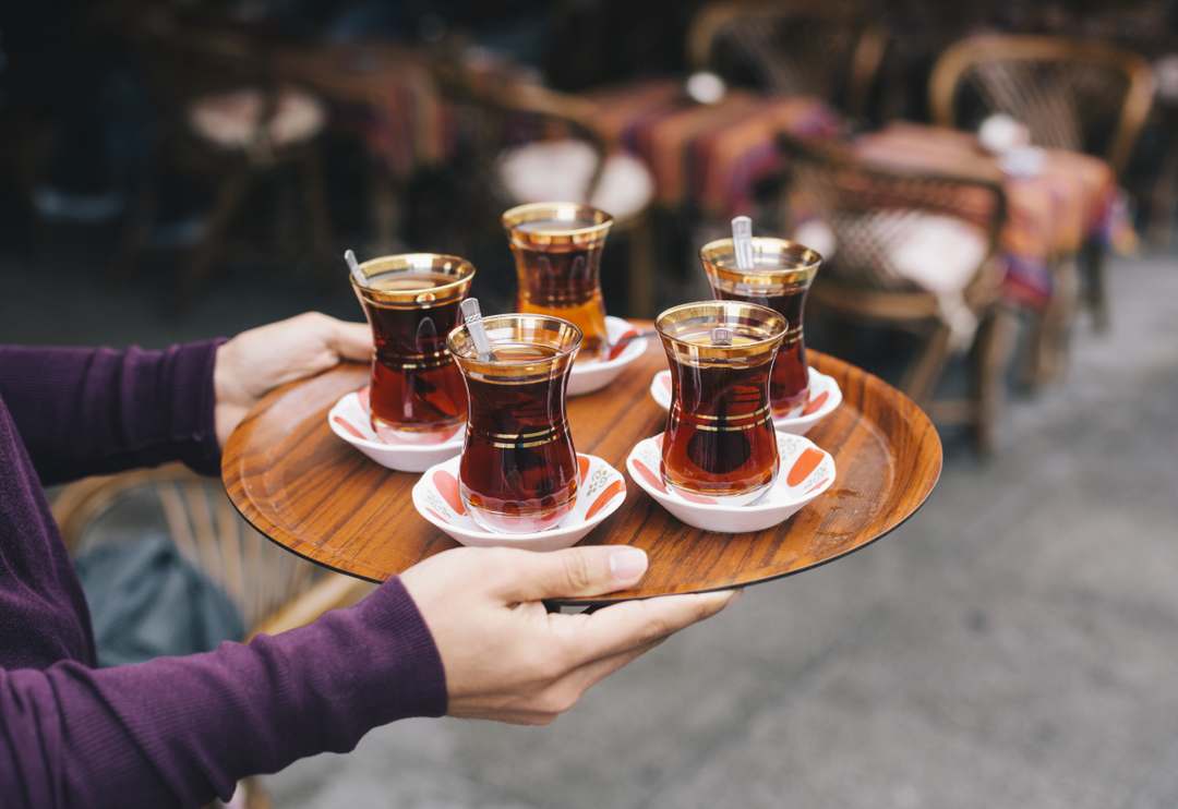 Araştırma sonucu şaşırtıyor: Her g&uuml;n &ccedil;ay i&ccedil;mek &ouml;l&uuml;mc&uuml;l hastalık riskini azaltıyor