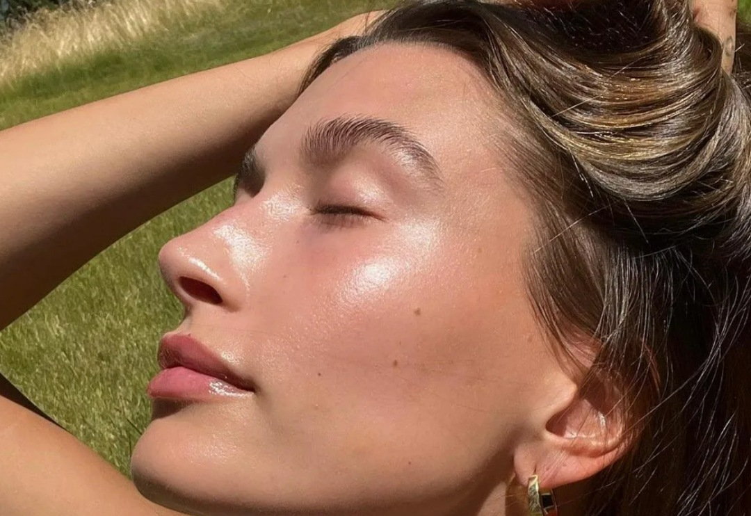 Bu y&ouml;ntemleri deneyenler en az 20 yaş gen&ccedil; g&ouml;steriyor! Cildinizi daha gen&ccedil; g&ouml;sterecek g&uuml;zellik sırları