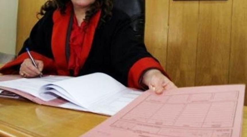 Darbeci albayın hakim eşi de gözaltına alındı