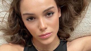 Mastürbasyon sahnesi ses getiren Hafsanur Sancaktutan'ın sevgilisi de ünlü çıktı! Kasaba Doktoru'nun yakışıklısı...