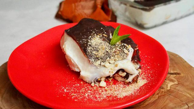 Tatlı krizleri için pratik çözüm: Yalancı profiterol tarifi! Yalancı profiterol nasıl yapılır?