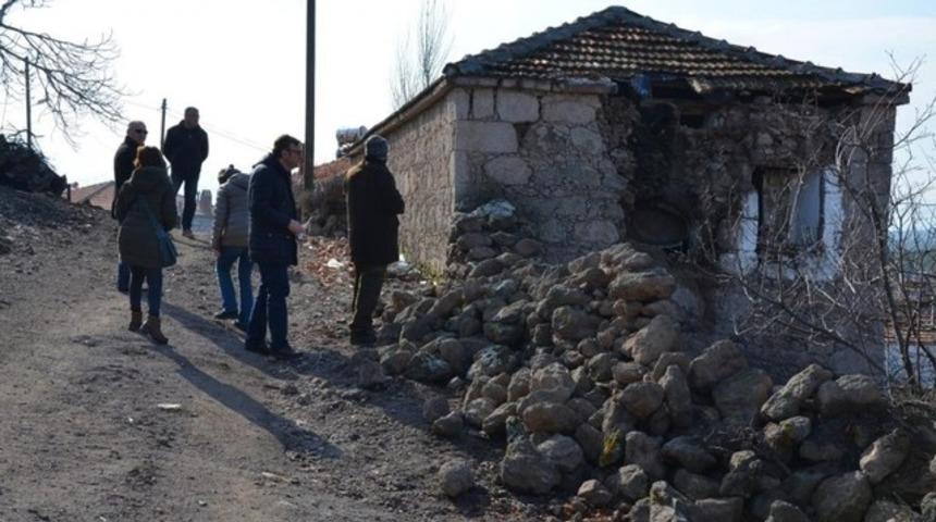 Ayvacık depreminde binalar m&uuml;hendislik hizmeti g&ouml;rmediği i&ccedil;in yıkılmış