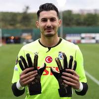 Uğurcan &Ccedil;akır'dan alkışlanacak hareket!