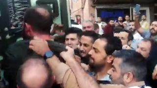 Kahramanmaraş'ta hareketli gün! Kaçtılar ama yakalanmaktan kurtulamadılar... Mahalleli biri kadın iki kişiyi linç etmek için sıraya girdi