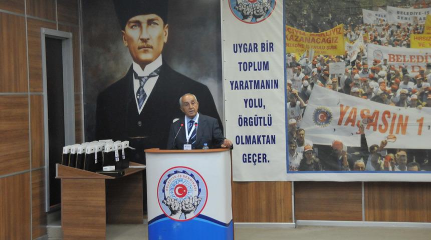 Son sözleri 'Ben son nefesimi sendikamda vermek isterim' oldu! Kürsüde fenalaştı, hayatını kaybetti...