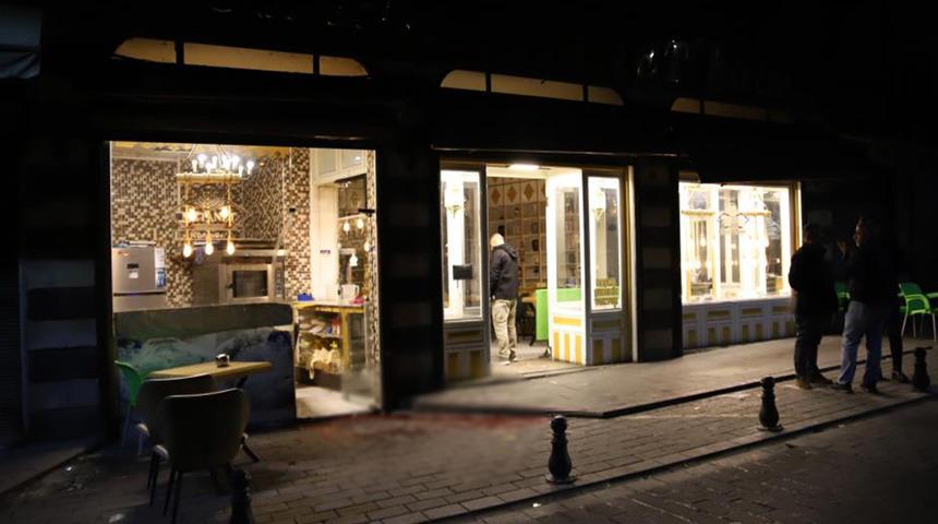 Gaziantep'te ünlü katmerci ve oğluna silahlı saldırı! Kurşun başına isabet etti...