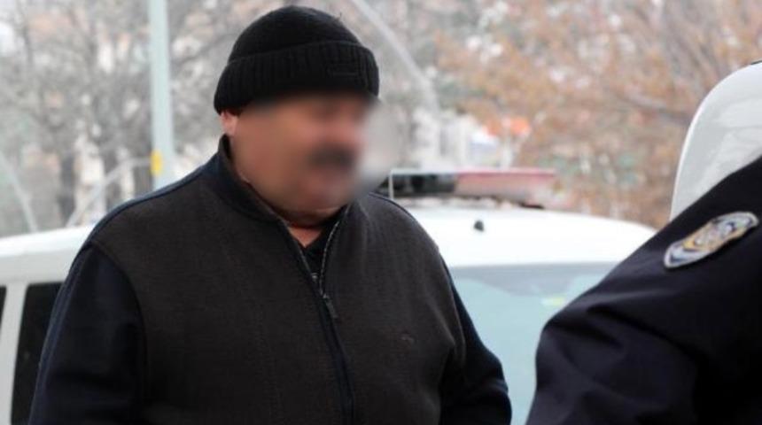 Okul m&uuml;d&uuml;r&uuml;ne 9 &ouml;ğrenciye tacizden g&ouml;zaltı