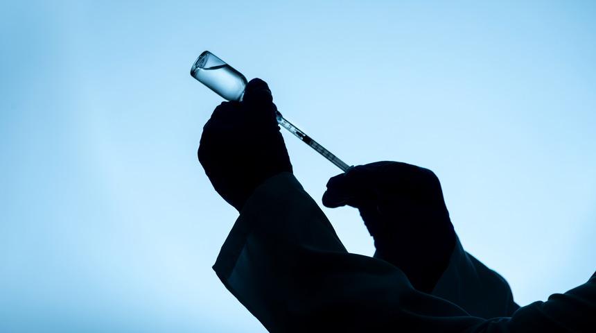 Küçücük çocuğa insan dışkısı enjekte etmişti! Cezası yetersiz bulununca...