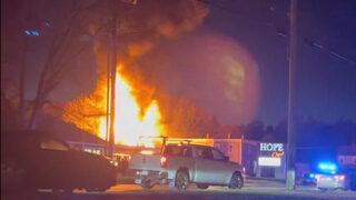 Korkunç kaza! Uçak apartmana düştü... Bölgede büyük panik yaşandı