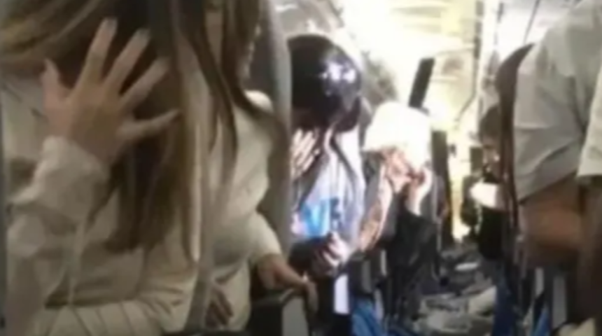 Türbülansa giren yolcu uçağında korku dolu anlar! Yolcular kanlar içinde kaldı... Koridor bir anda savaş alanına döndü