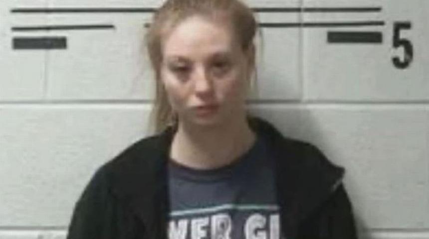 2 yaşındaki oğlu gölde boğulurken o çırılçıplak fotoğraf çekiniyordu!