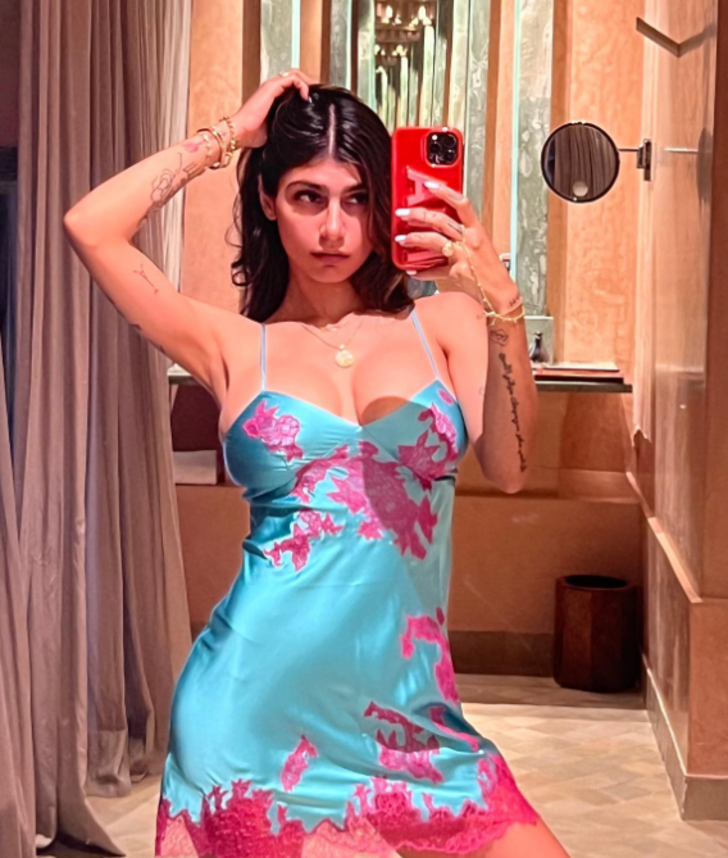 Eski yetişkin film yıldızı Mia Khalifa, seksi dansıyla büyüledi! Geceliğiyle twerk yaptığı anlar sosyal medyada gündem oldu G2