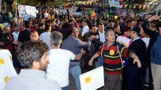 HDP'nin Bodrum mitinginde sopalar havada uçuştu