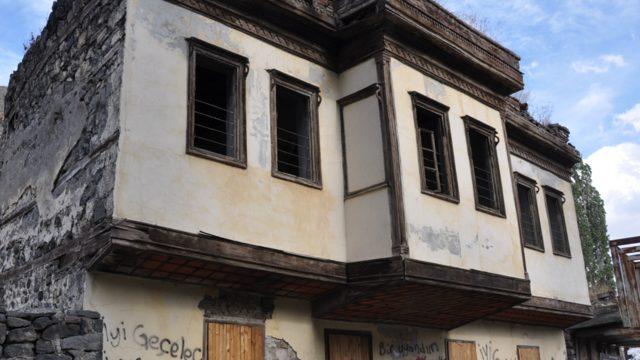 Bu konağın minyatürü bile yapıldı, aslı can çekişiyor! 'Böyle giderse tamamen yok olacak'