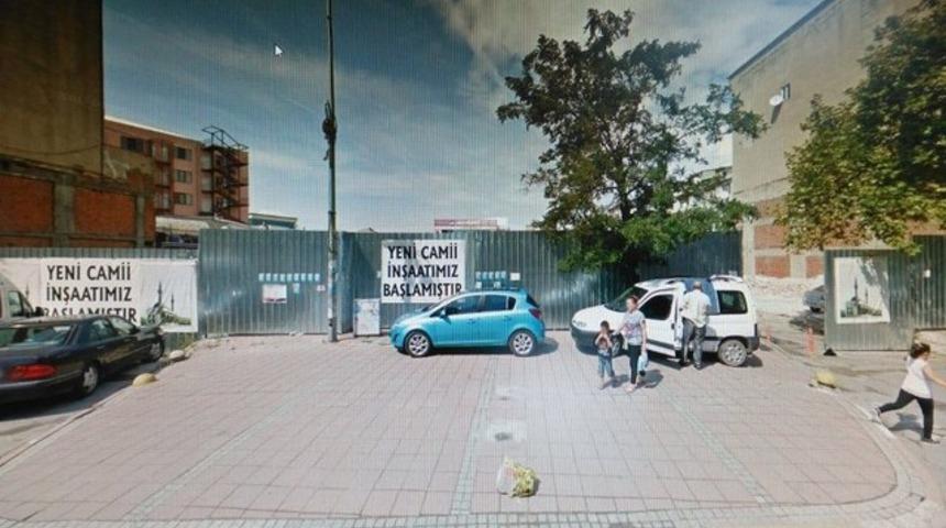 Belediyeye inşaat tepkisi: Belediye restore edeceğiz diye yıktığı caminin yerine rezidans yaptı