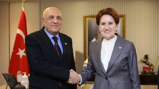 Bir isim daha İYİ Parti'ye katıldı! MHP ve AK Parti'de görev yapan Talip Kaban'ın rozetini Akşener taktı