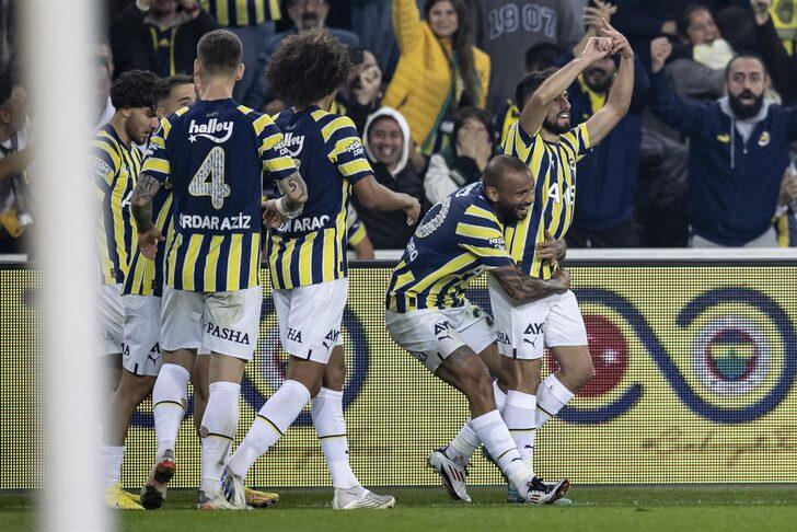 Son dakika: Nefes kesen maçta Fenerbahçe, Başakşehir'i devirdi ve liderlik koltuğuna oturdu! Diego Rossi 3 puanı getirdi... G2