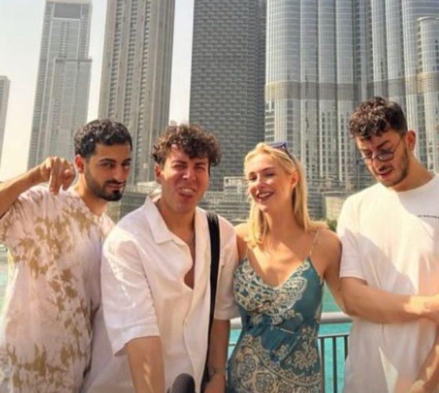 Enes Batur'un sevgilisi Ecenaz Üçer Dubai'den bikinili pozlarını paylaştı! Göğüs silikonu videosu...