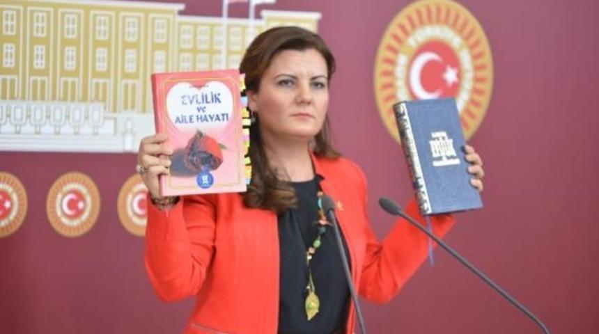 CHP'li Fatma Kaplan Hürriyet : Kitabın orjinali Meclis Kütüphanesi'nden çıktı