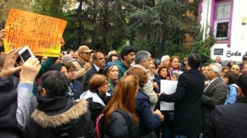 Proje okulu velileri: Hukuksuz &ouml;ğretmen tayinlerine karşıyız