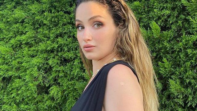 Kırgın Çiçekler'in Songül'ü Gökçe Akyıldız göğüs dekolteli pozlarını paylaştı! Beğeni yağdı