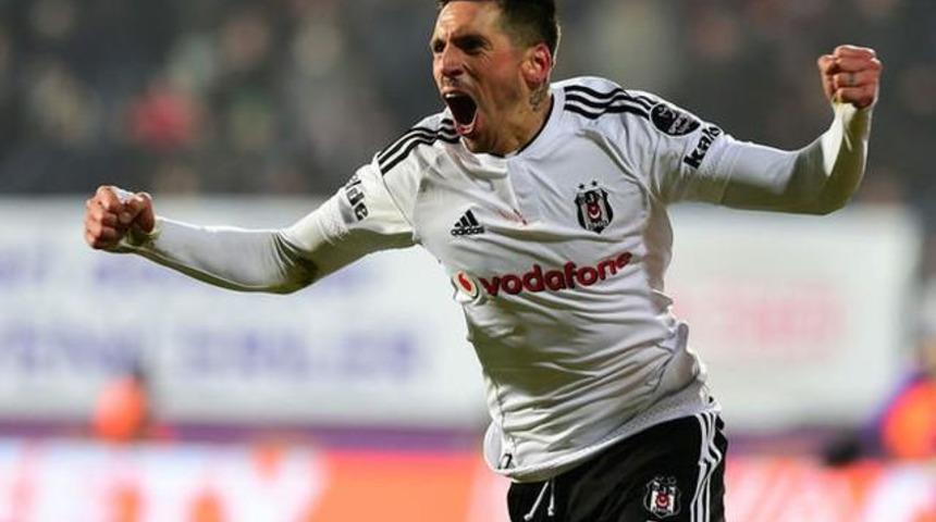 SON DAKİKA Beşiktaş Sosa'yı Milan'amı Sattı!