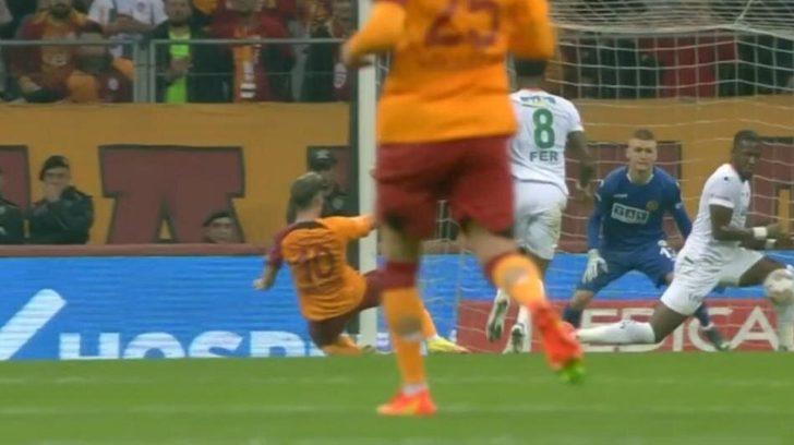 Tek tek görüşlerini açıkladılar! Galatasaray'a verilen kırmızı kartlar doğru mu? G4