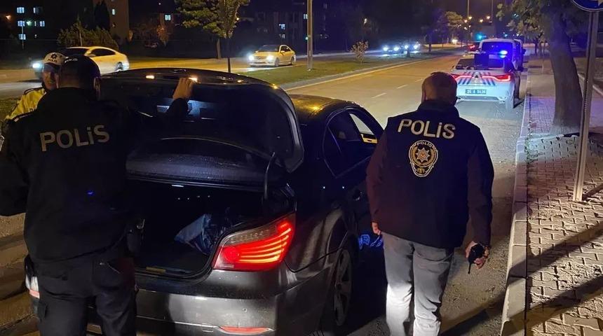 Erzincan&rsquo;da 5 s&uuml;r&uuml;c&uuml;ye alkoll&uuml; ara&ccedil; kullanmaktan, 5 s&uuml;r&uuml;c&uuml;ye de trafik g&uuml;venliğini tehlikeye sokmaktan adli işlem yapıldı