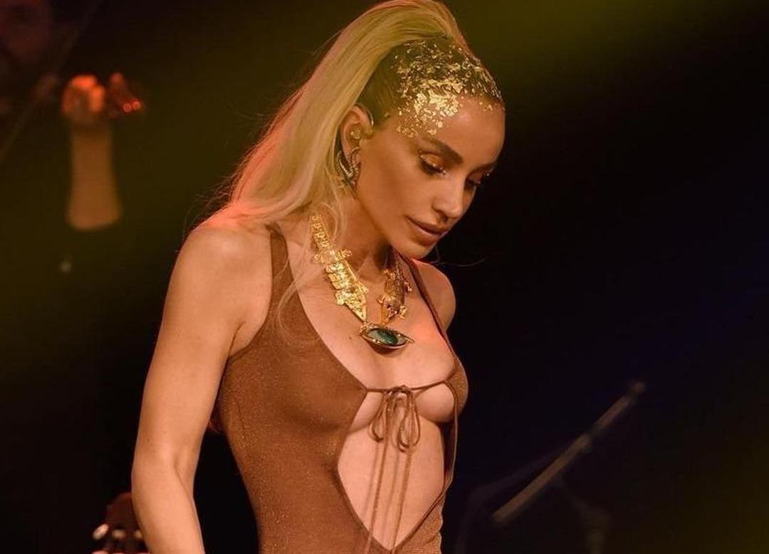 G&ouml;renler ikizi zannetti! G&uuml;lşen'in yeğeni Ezra şoke etti